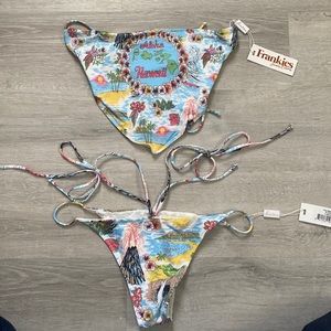 Frankie’s Bikinis Halo Set Aloha NWT